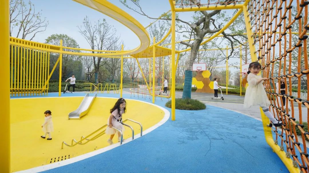 不銹鋼滑梯.jpg 不銹鋼滑梯.jpg